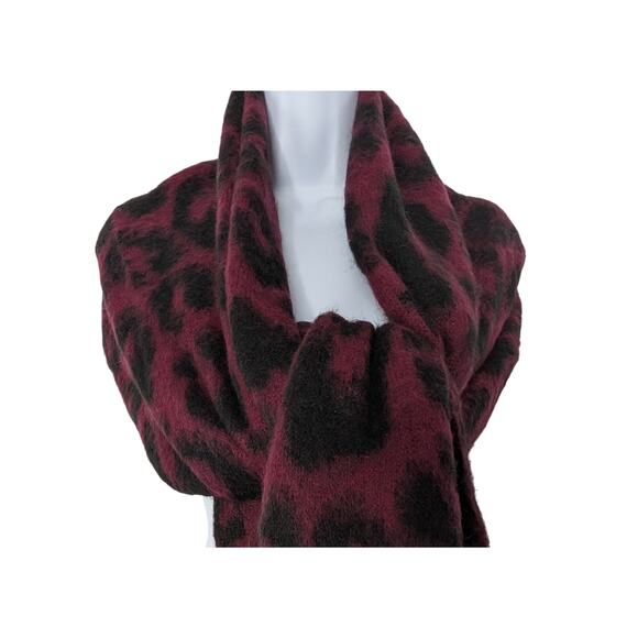 Sweaty Betty Animal Print Wool Scarf In Black and Red NEW - Picture 5 of 10